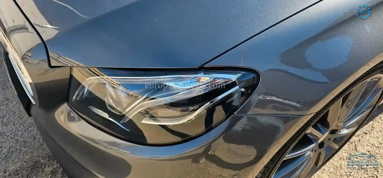 Mercedes-Benz E 200