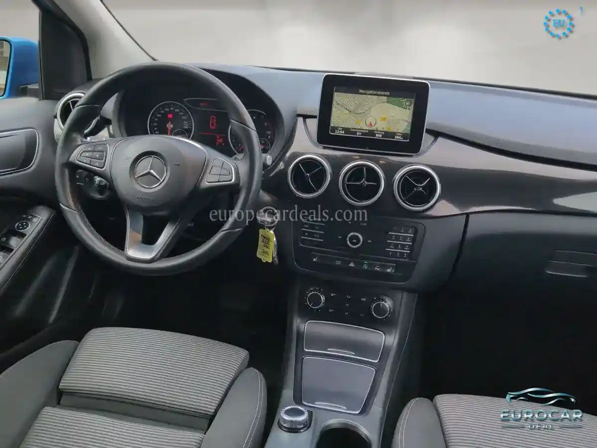 Mercedes-Benz B 220