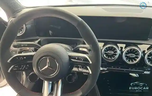 Mercedes-Benz A 35 AMG