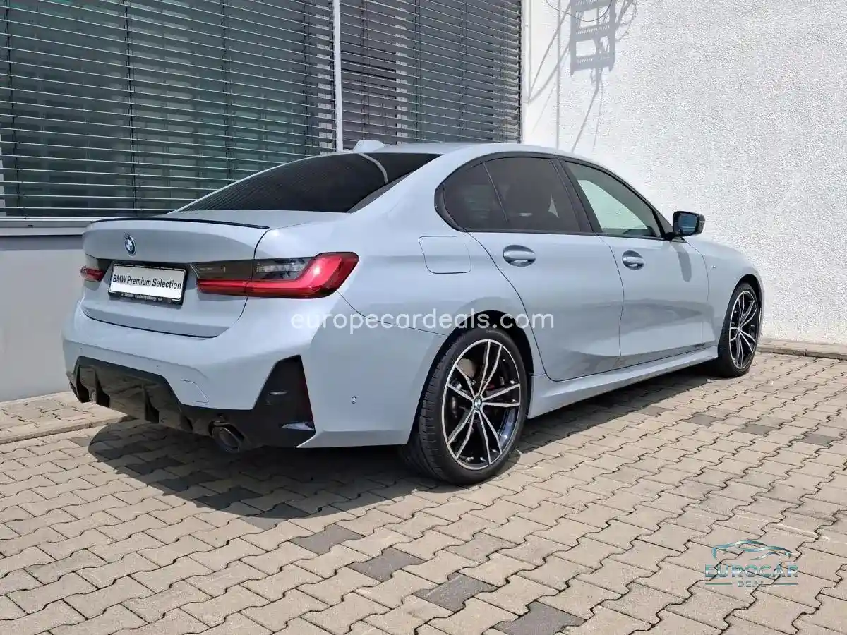 BMW 330