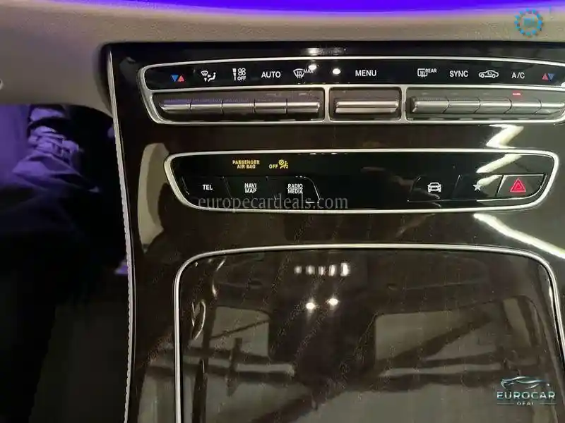 Mercedes-Benz E 220