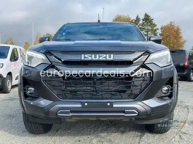 MY 25 Double Cab V-Cross AT