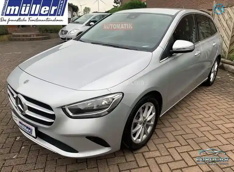 Mercedes-Benz B 180