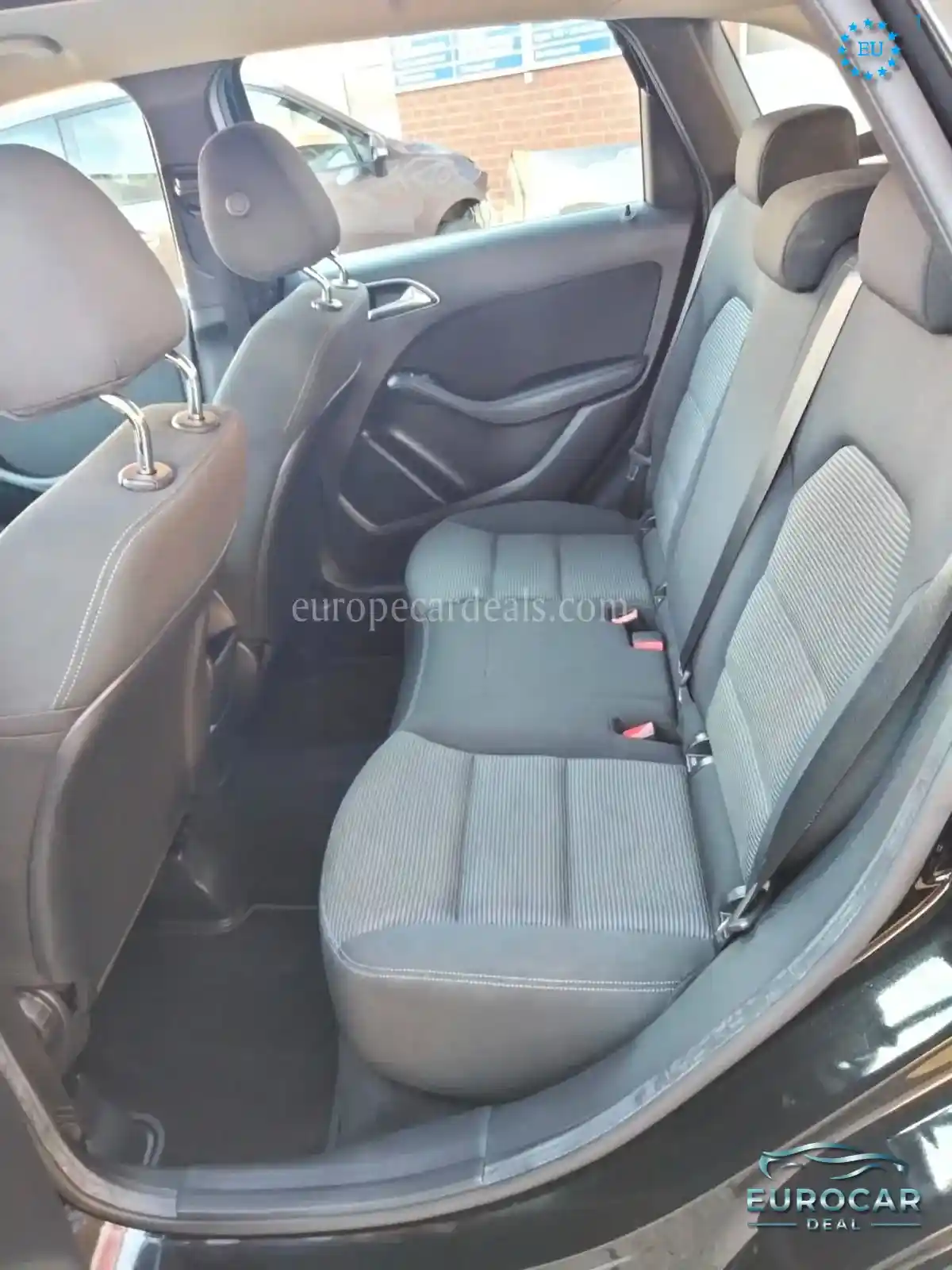 Mercedes-Benz B 180