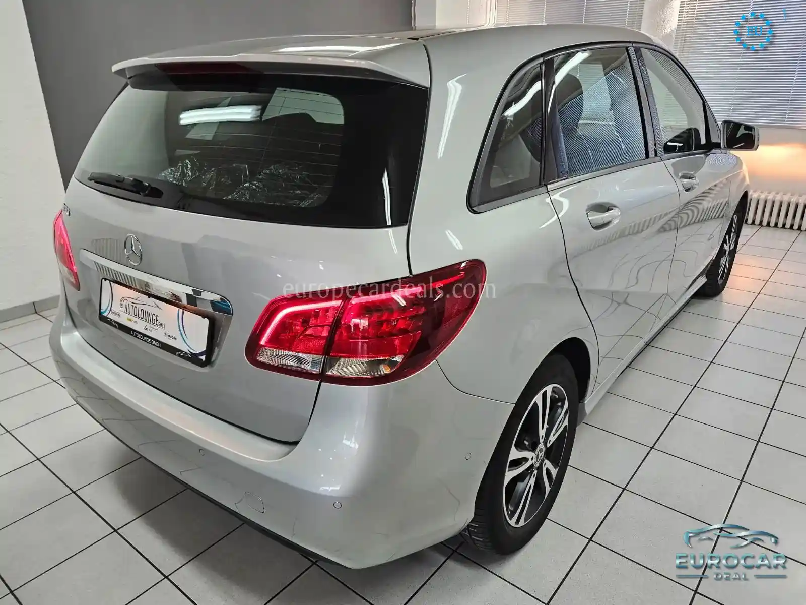 Mercedes-Benz B 180