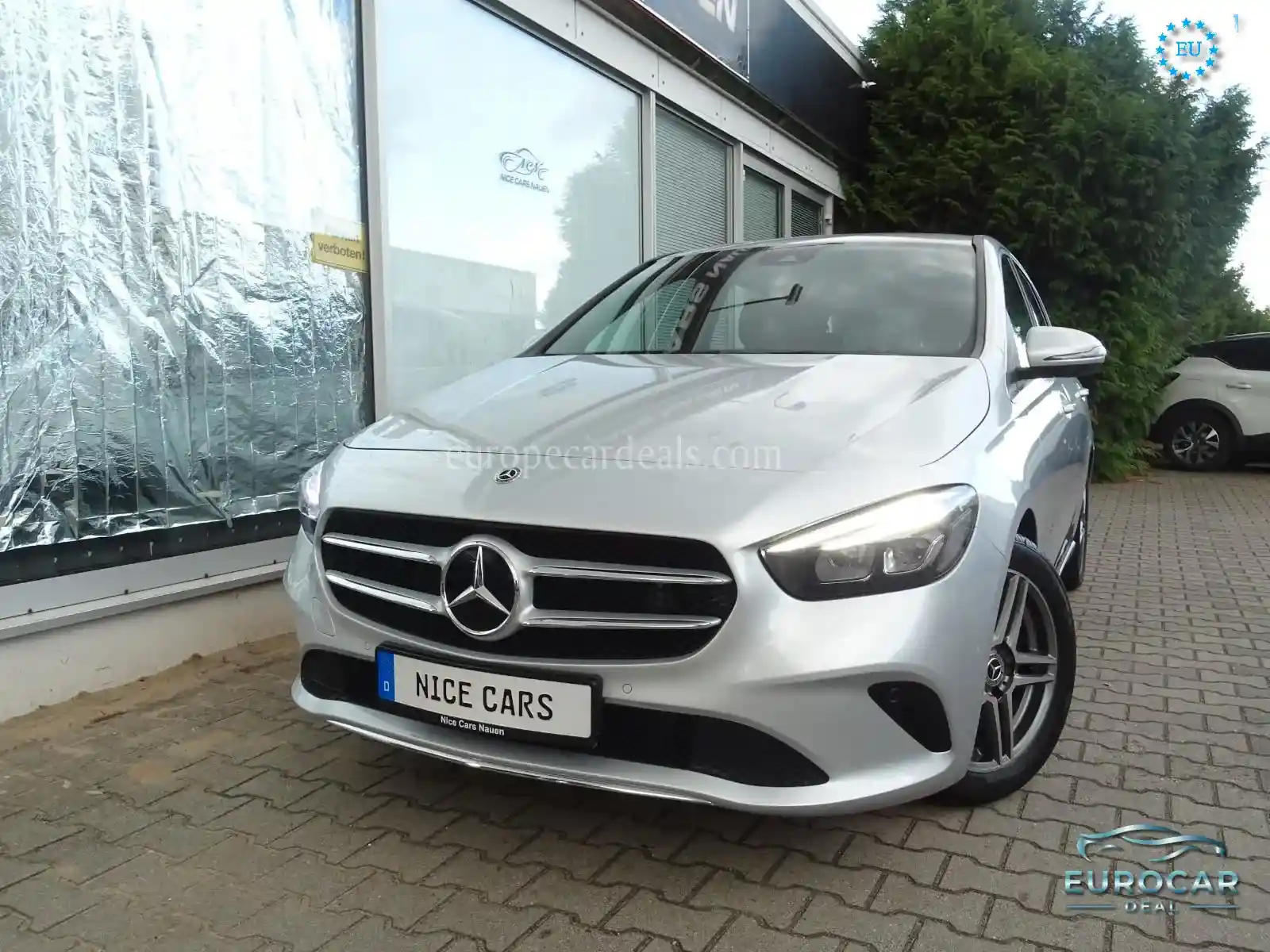Mercedes-Benz B 180