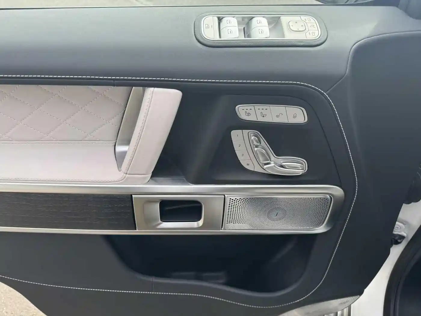 Mercedes-Benz G 500