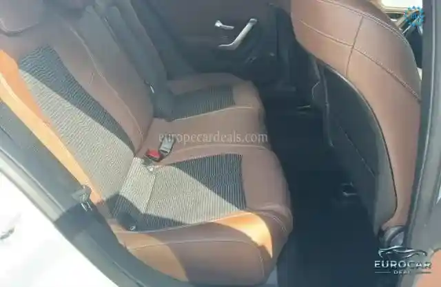 Mercedes-Benz A 220
