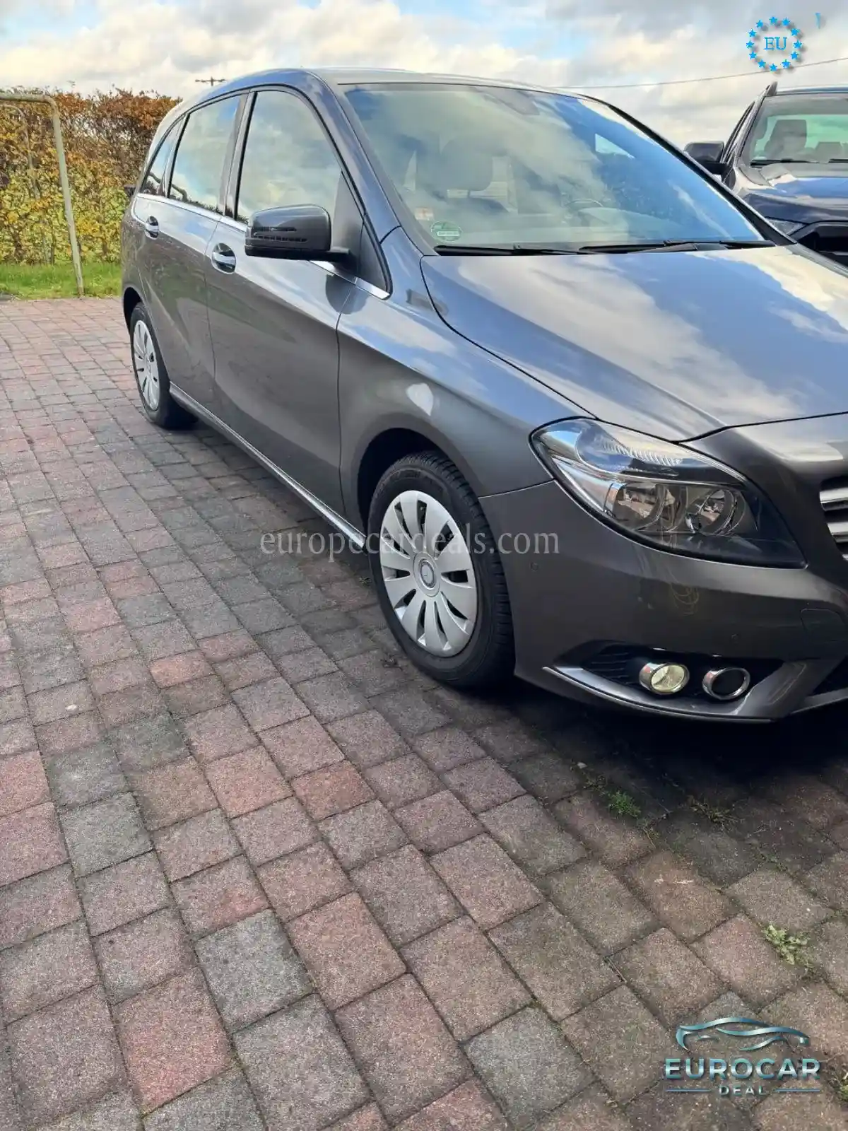Mercedes-Benz B 180