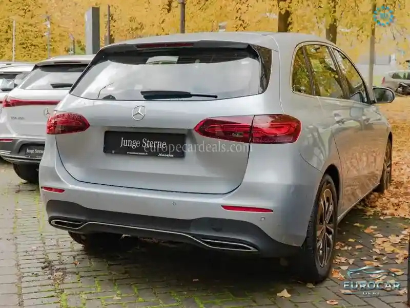 Mercedes-Benz B 220