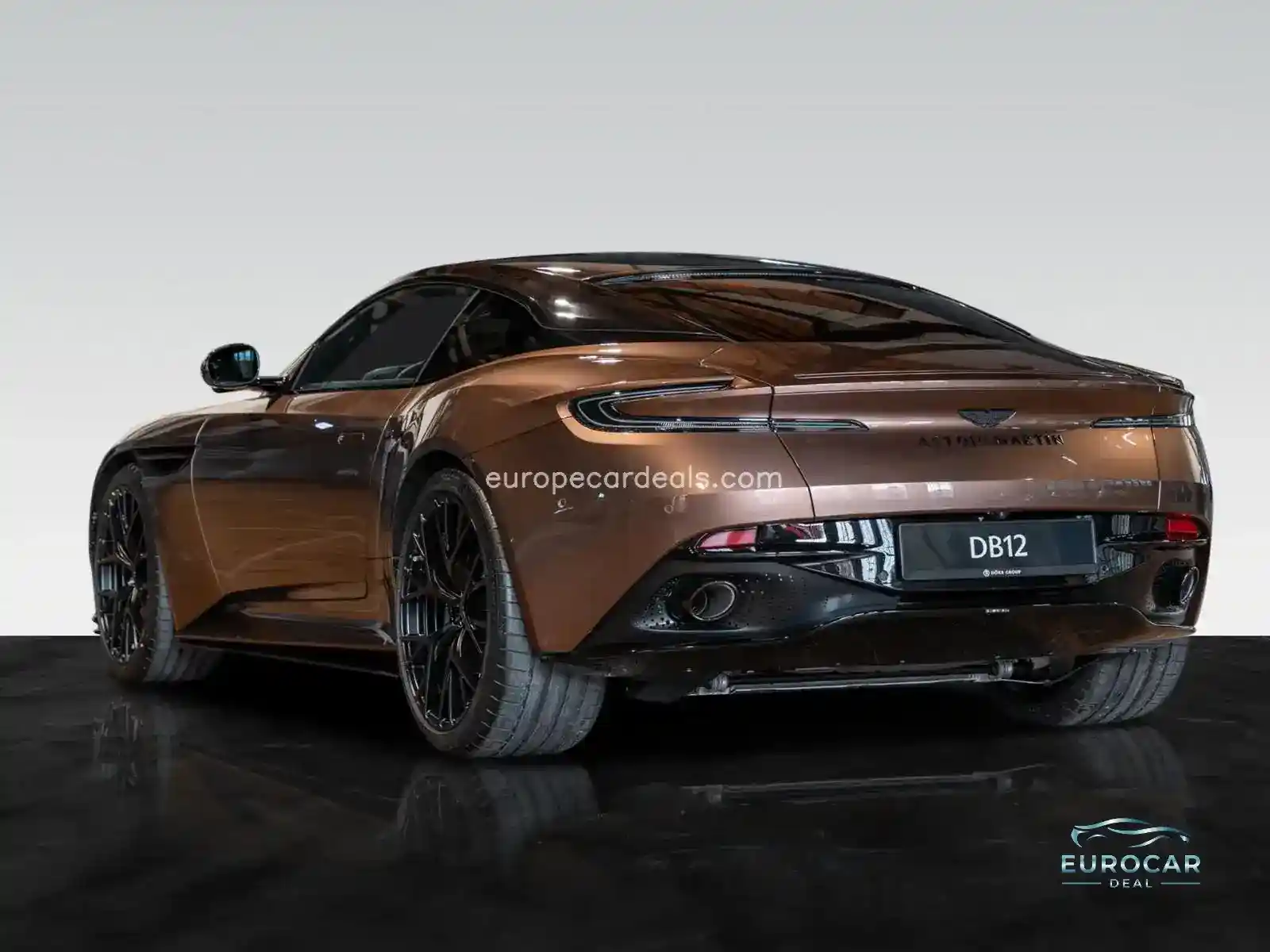 Aston Martin DB12