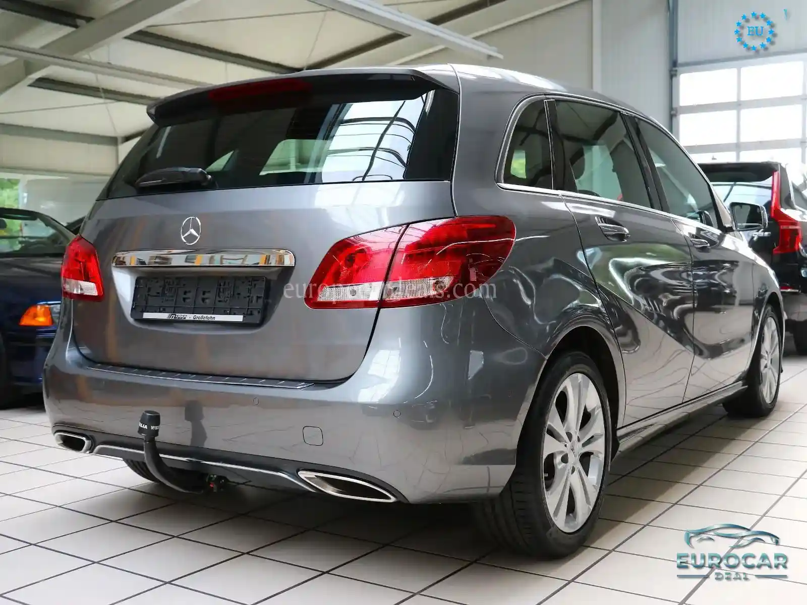 Mercedes-Benz B 180