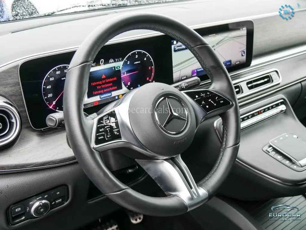 Mercedes-Benz V 220