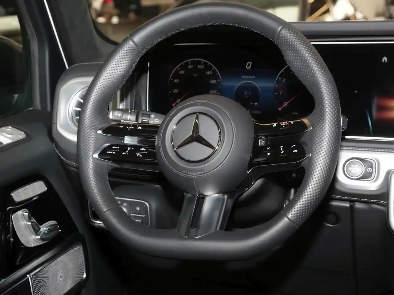Mercedes-Benz G 500