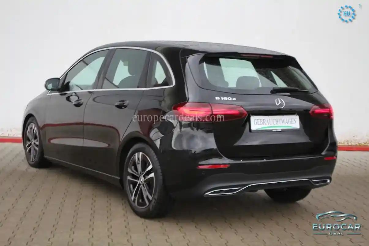 Mercedes-Benz B 180