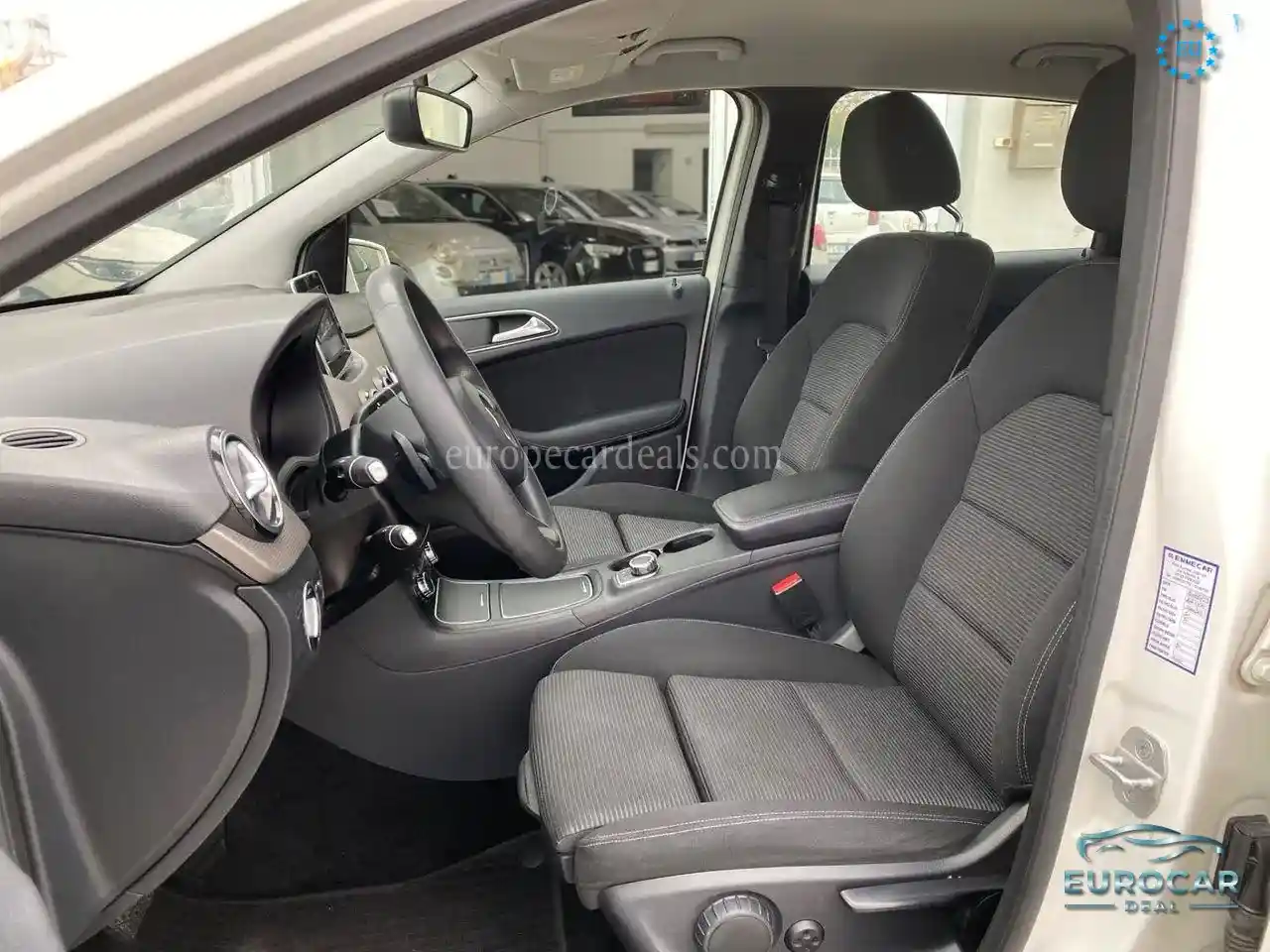 Mercedes-Benz B 180