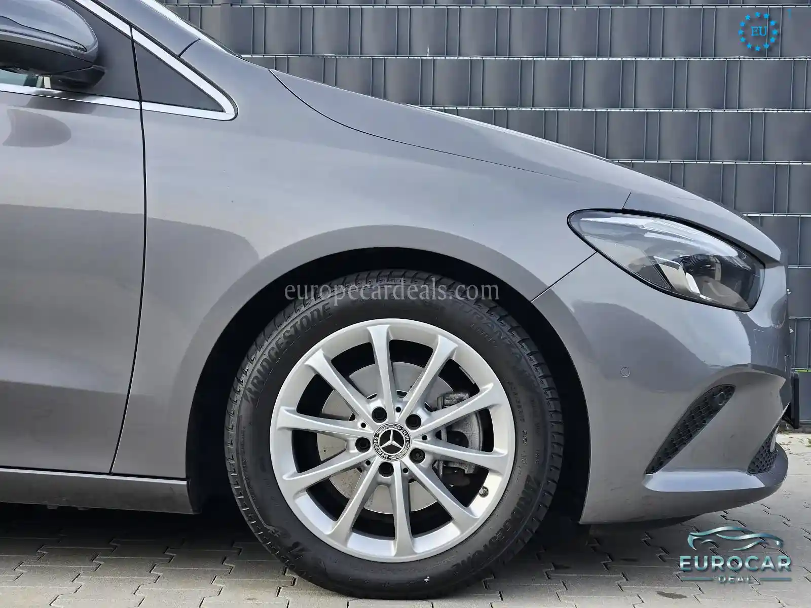 Mercedes-Benz B 200