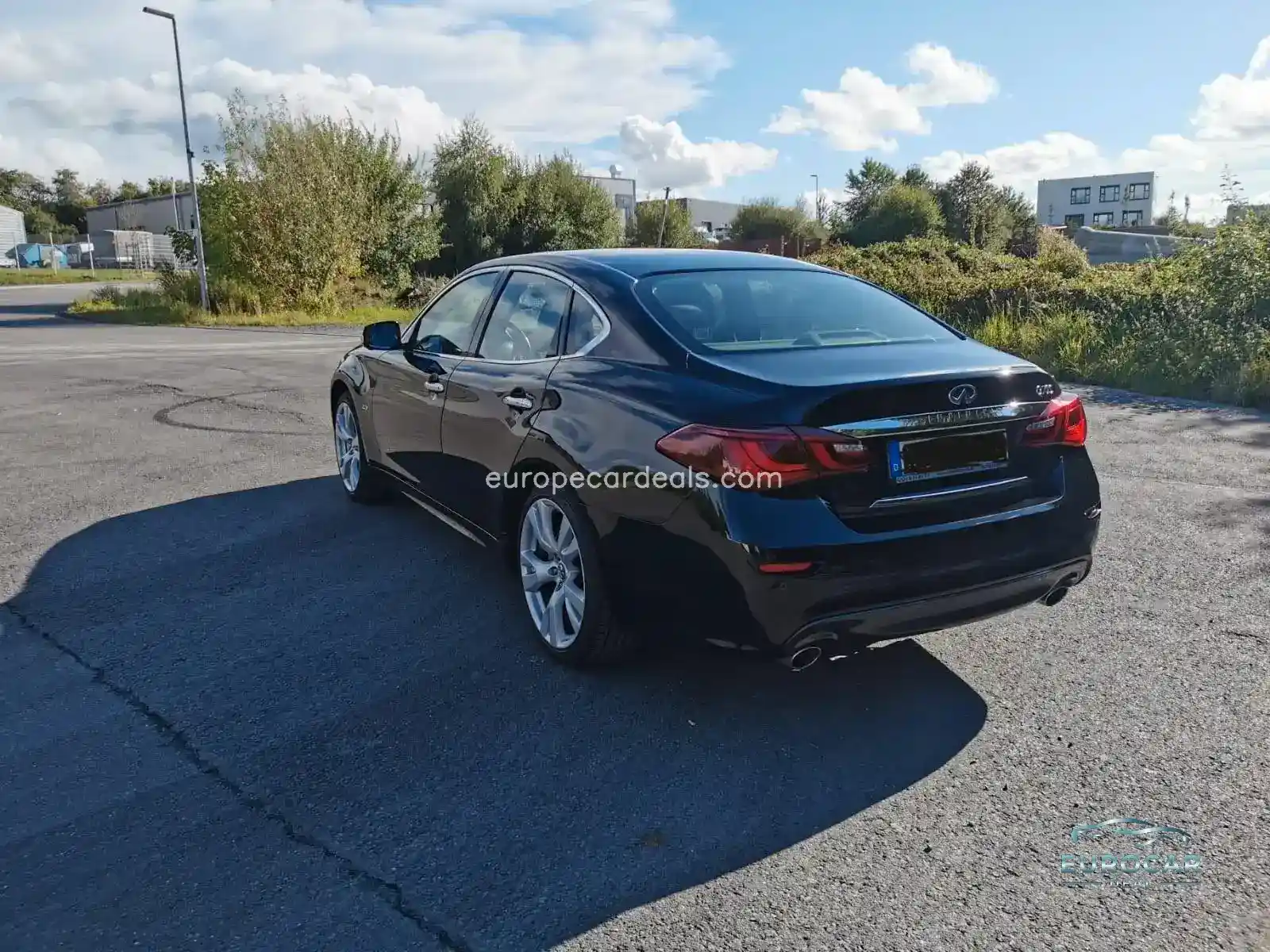Infiniti Q70
