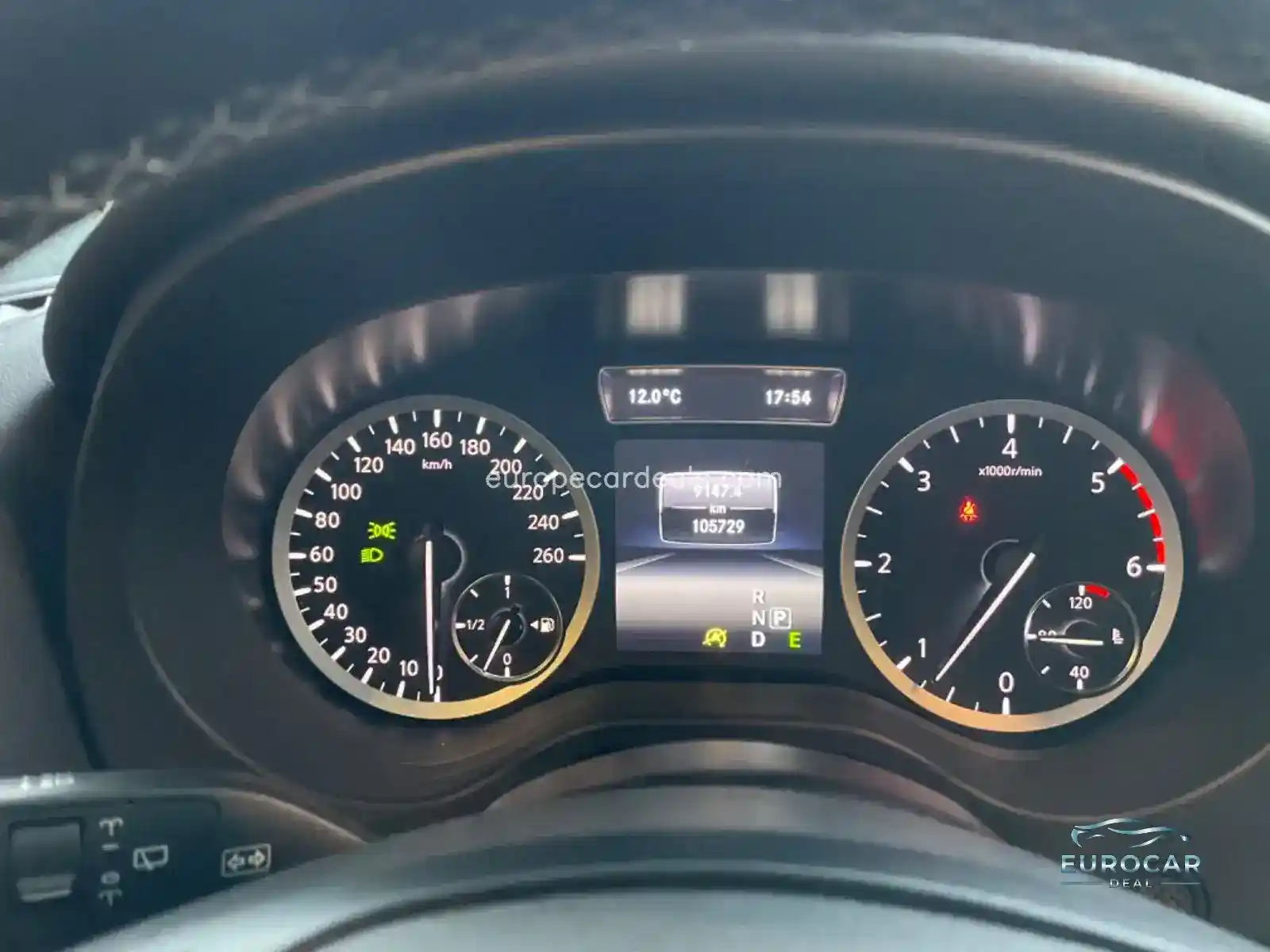 Infiniti Q30