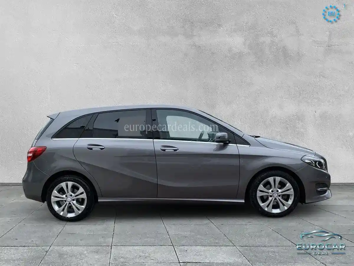 Mercedes-Benz B 180