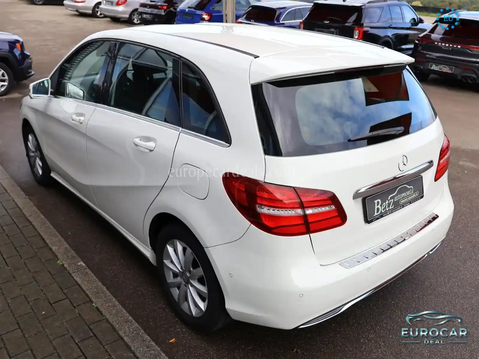 Mercedes-Benz B 180