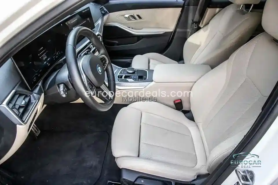 BMW 330
