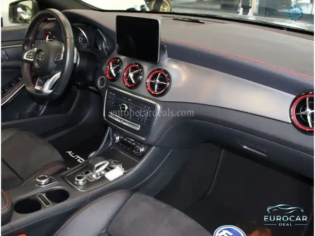 Mercedes-Benz CLA 45 AMG Shooting Brake