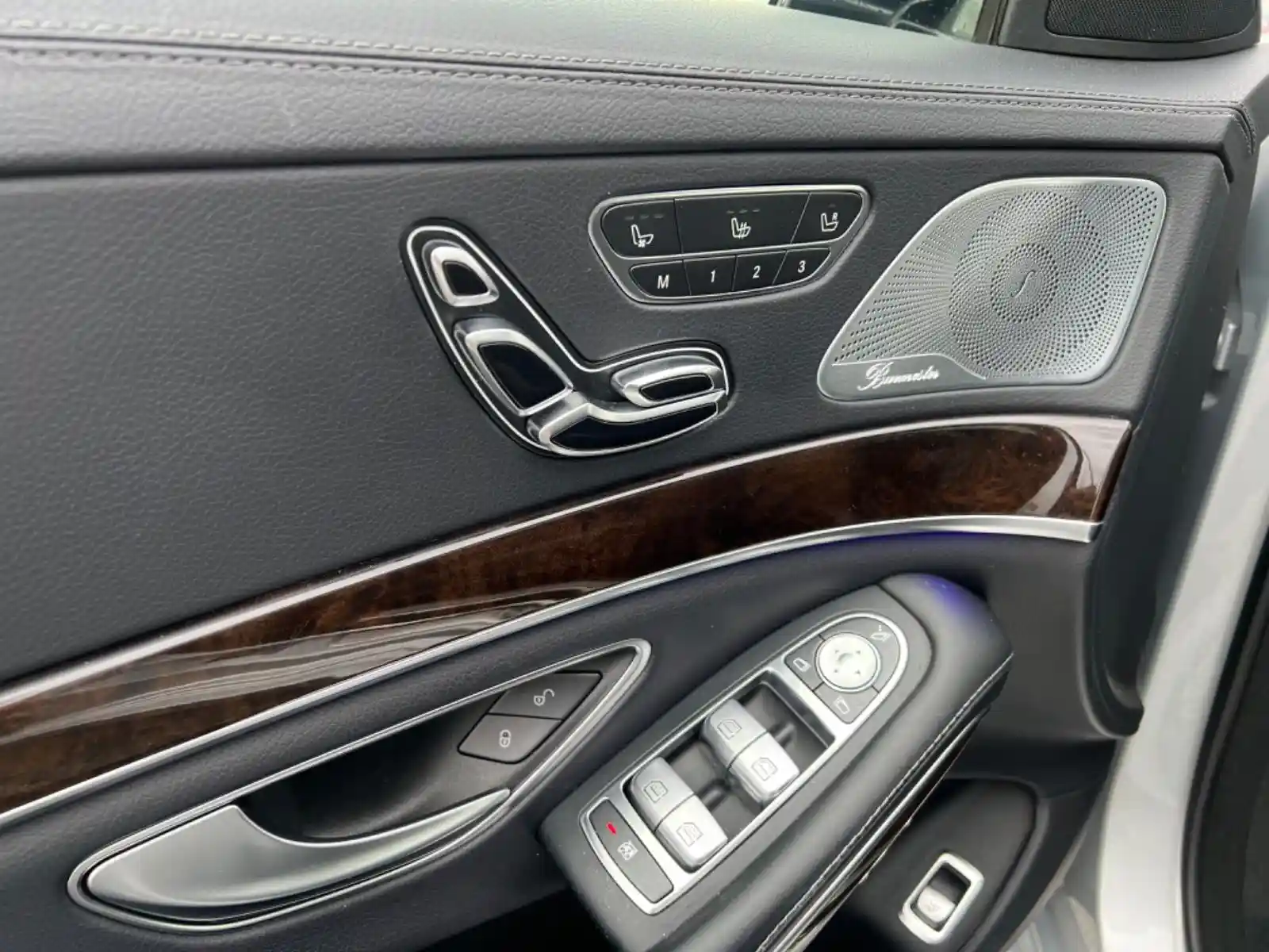 Mercedes-Benz S 560