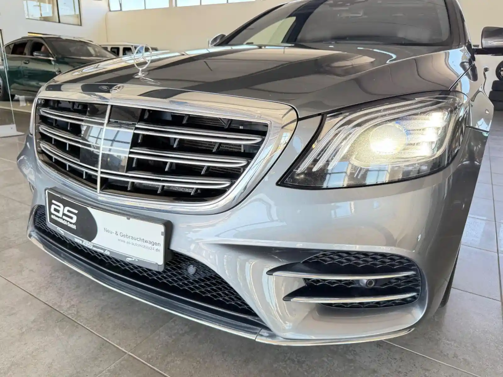 Mercedes-Benz S 560