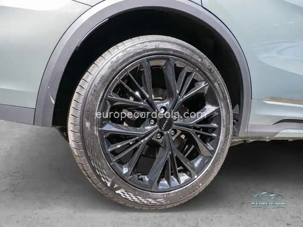 Lynk&Co 01