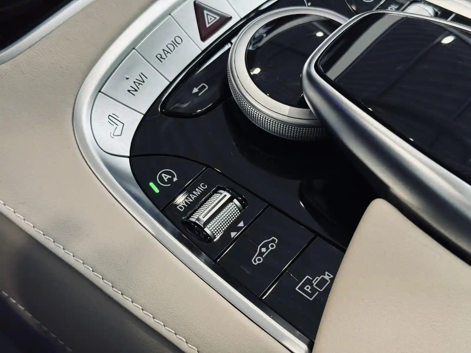 Mercedes-Benz S 560