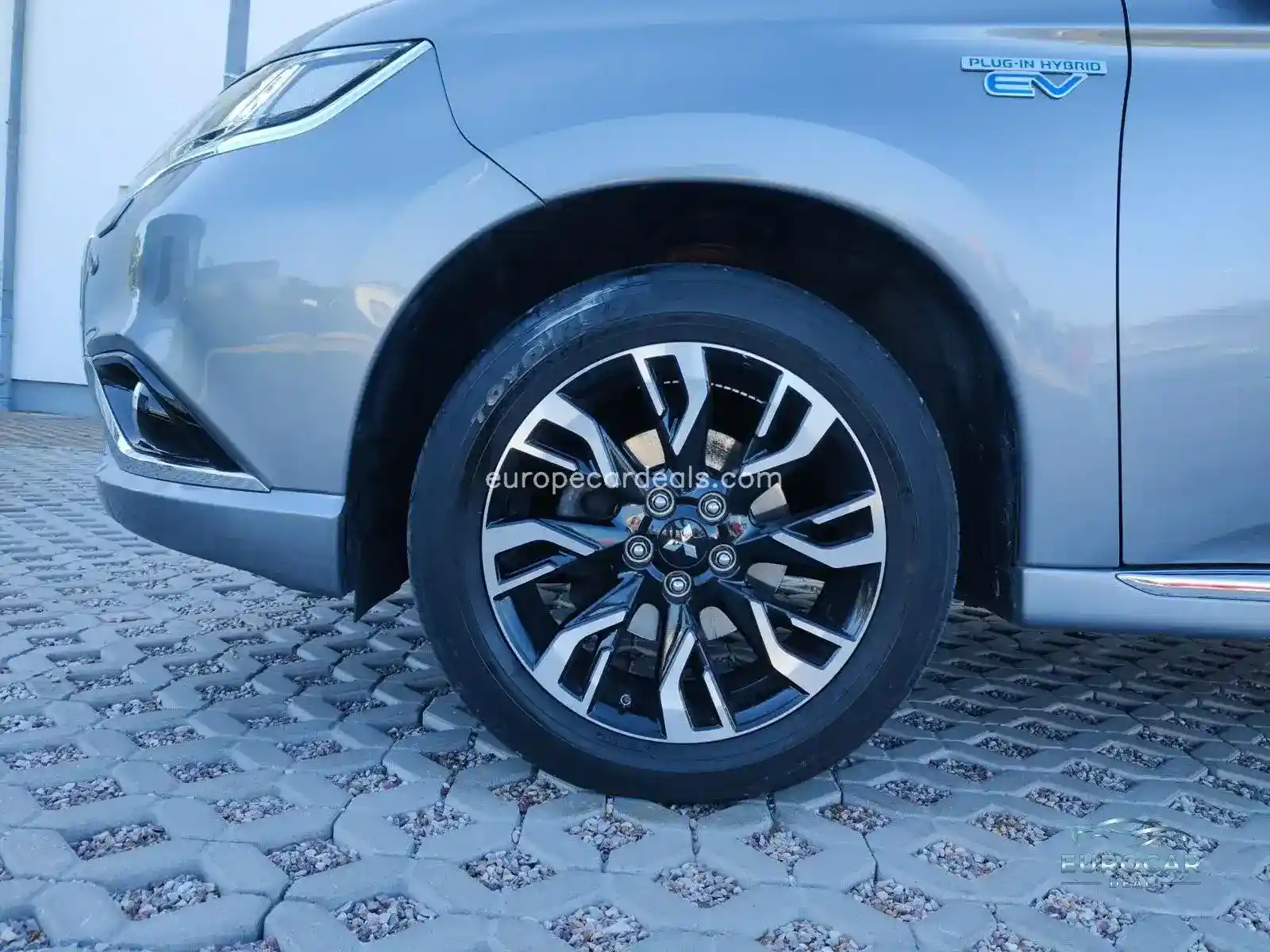 Mitsubishi Plug-in Hybrid Outlander