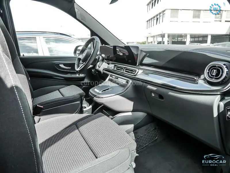 Mercedes-Benz V 220