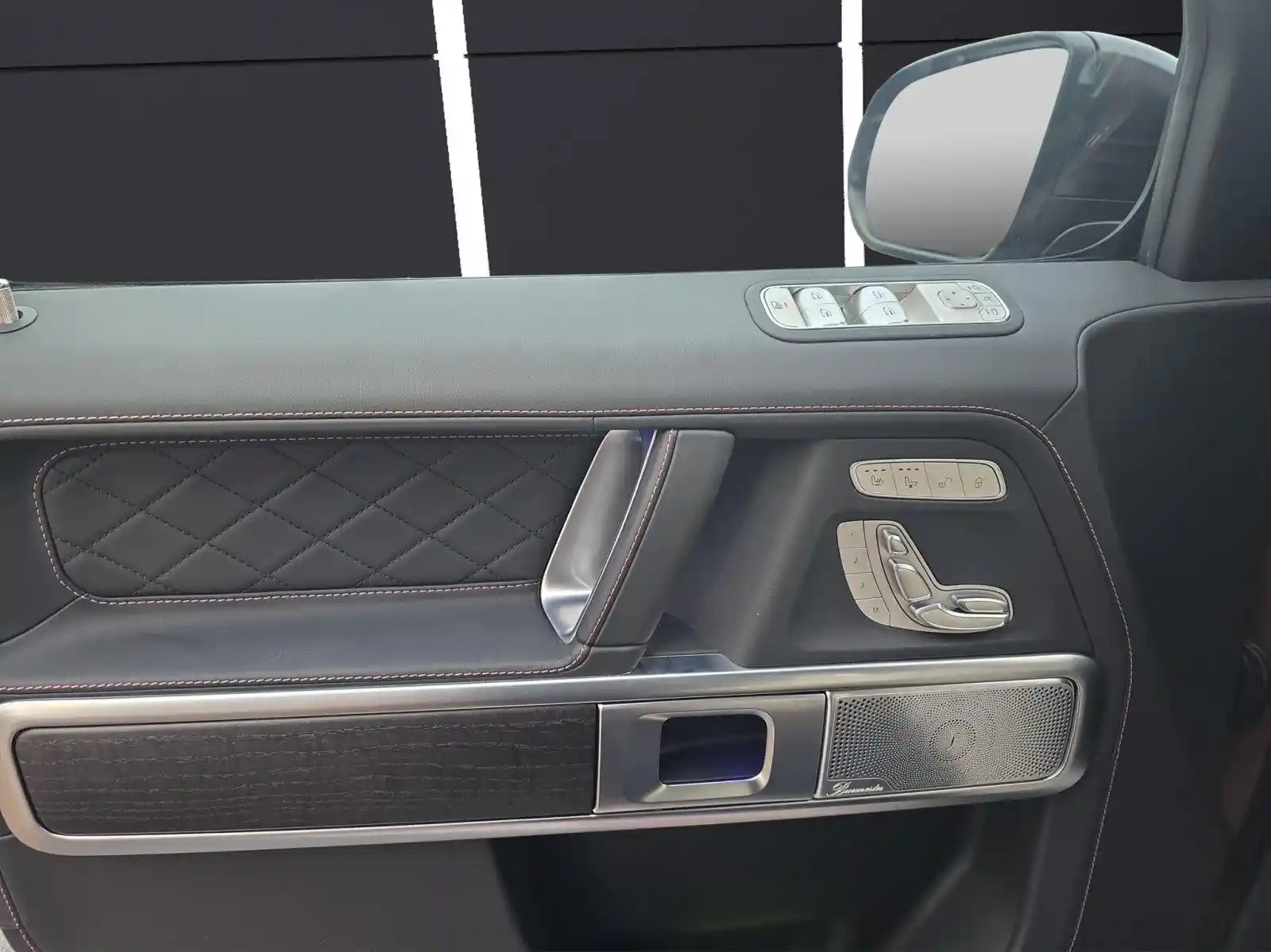 Mercedes-Benz G 500