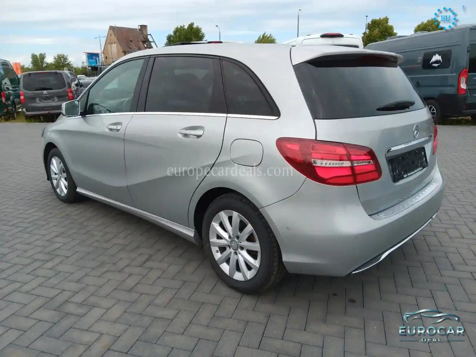 Mercedes-Benz B 180