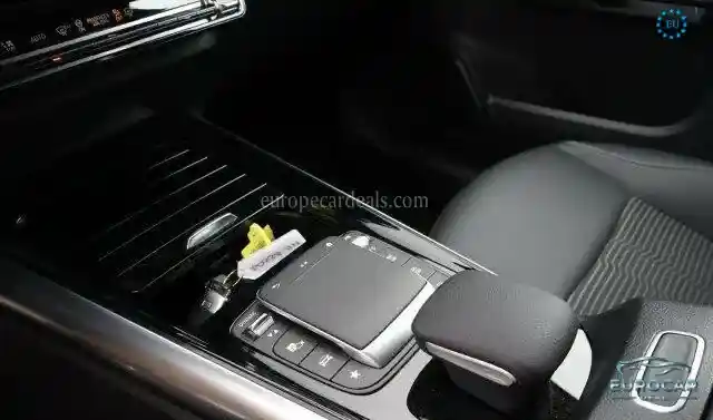 Mercedes-Benz B 220