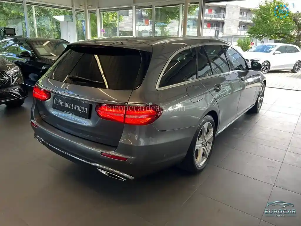 Mercedes-Benz E 220