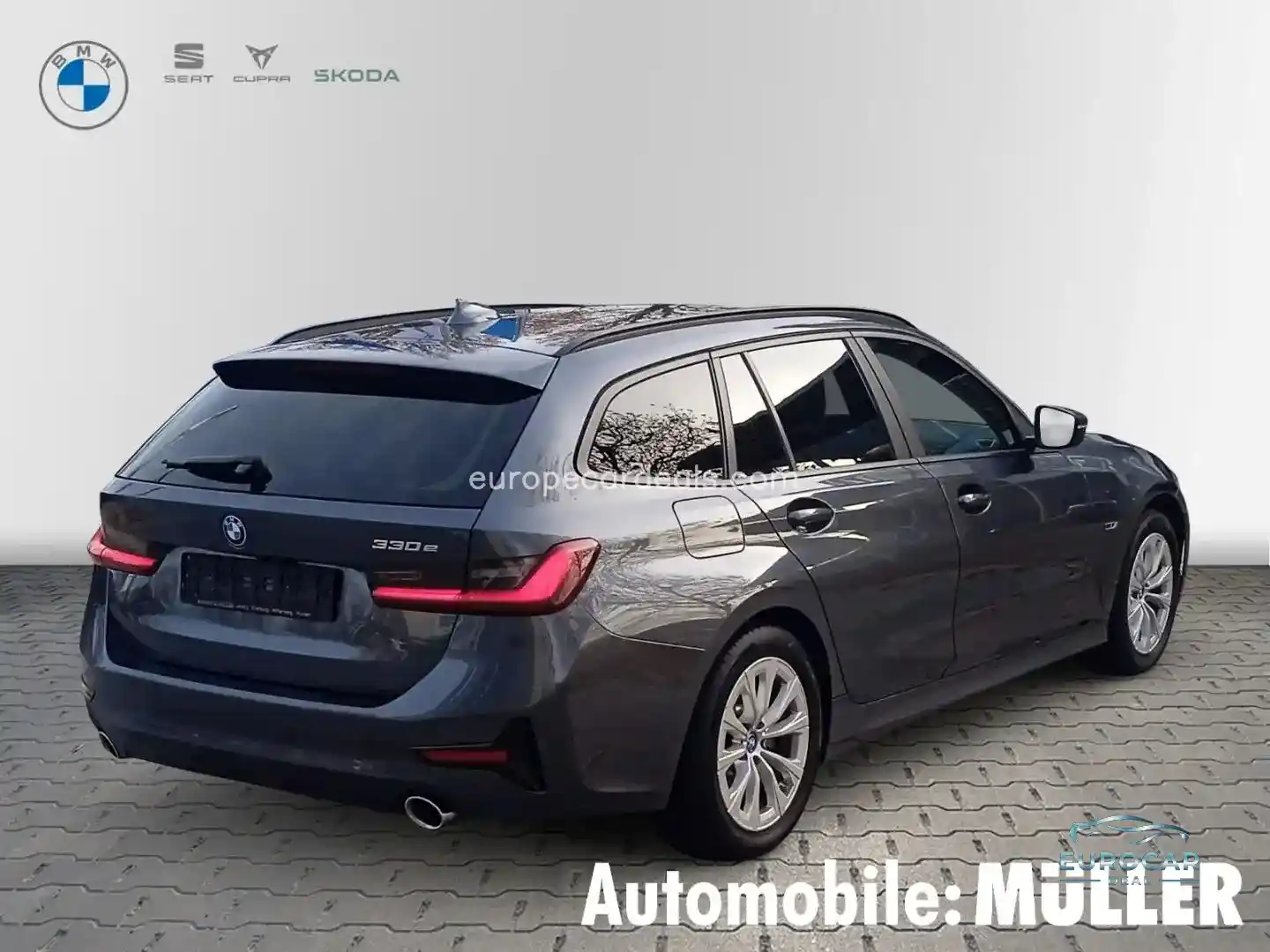BMW 330