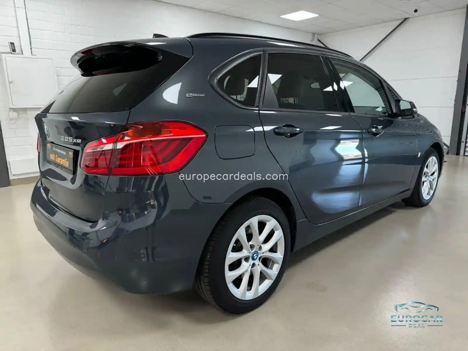 BMW 225