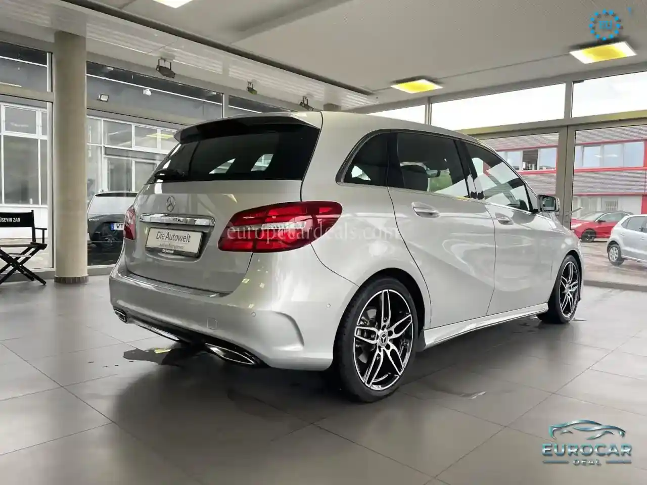 Mercedes-Benz B 180