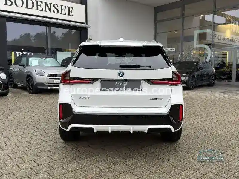 BMW iX1