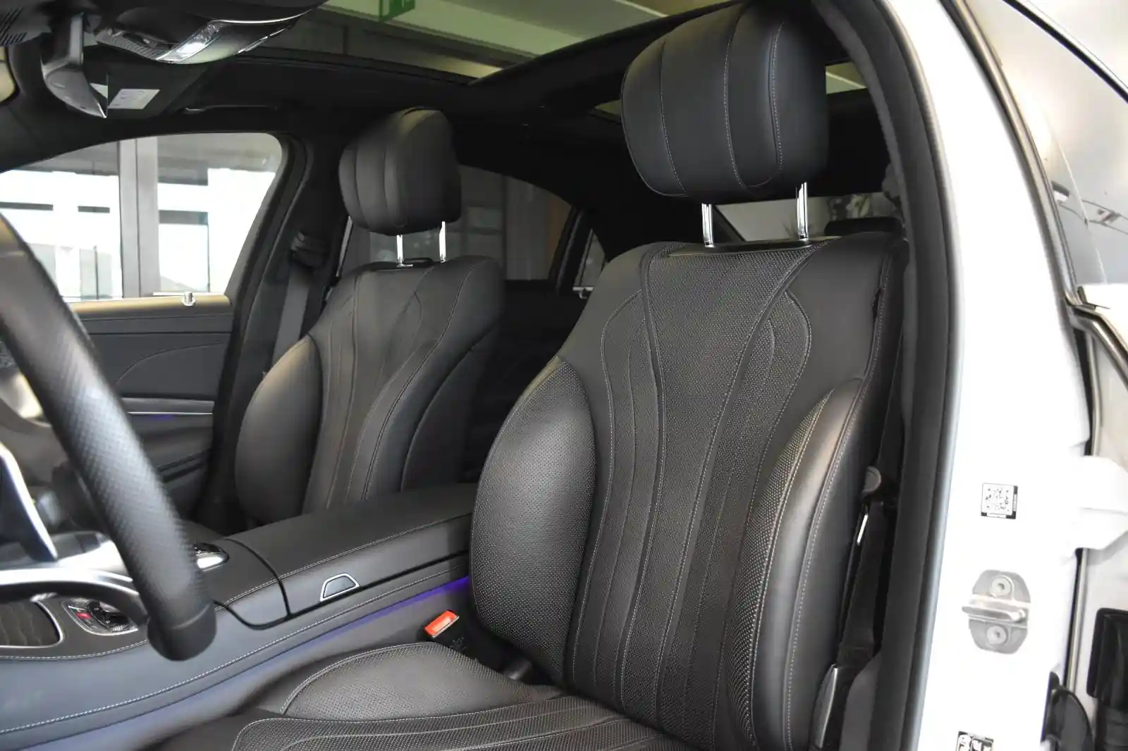 Mercedes-Benz S 560