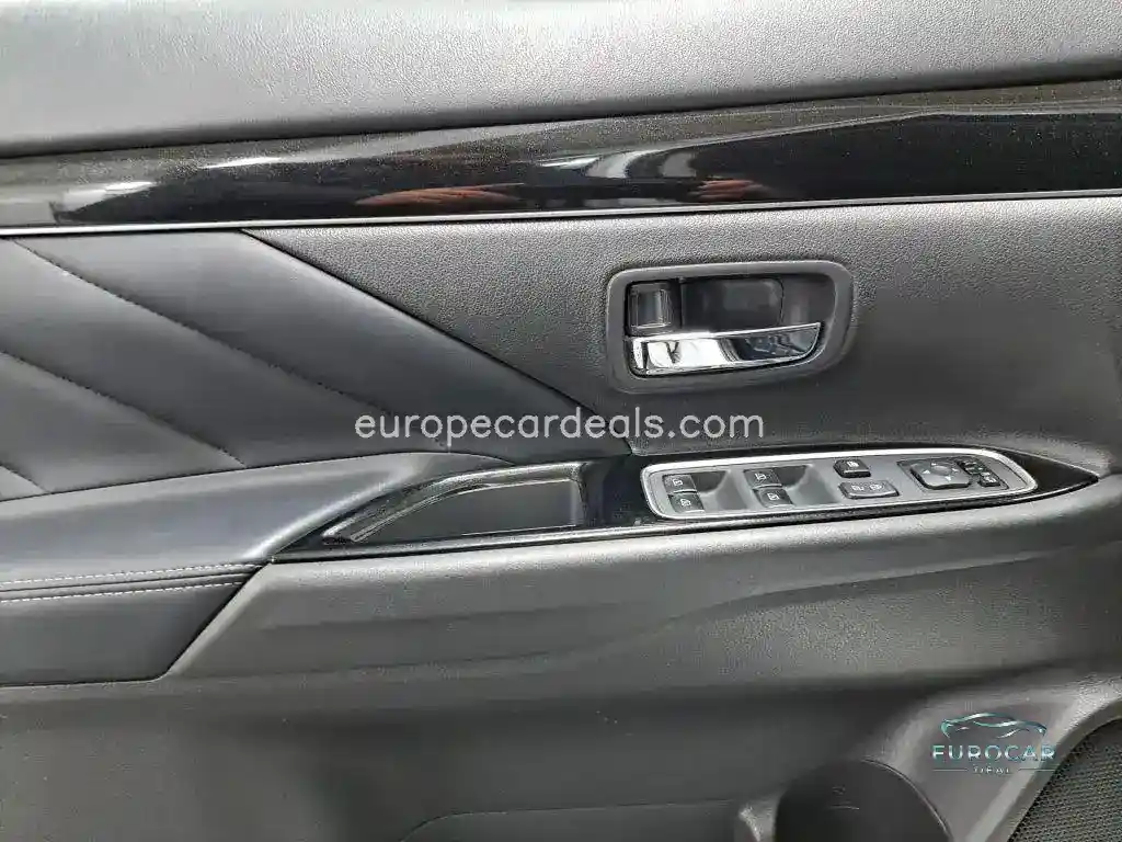 Mitsubishi Plug-in Hybrid Outlander