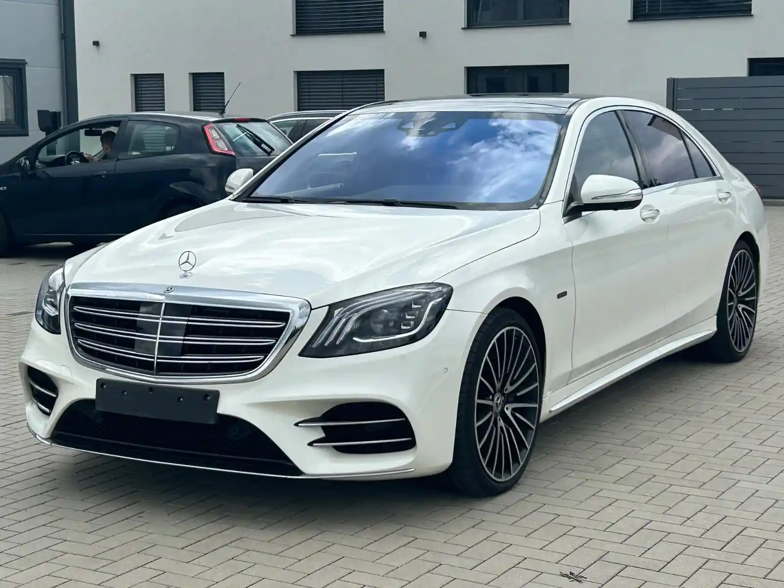 Mercedes-Benz S 560