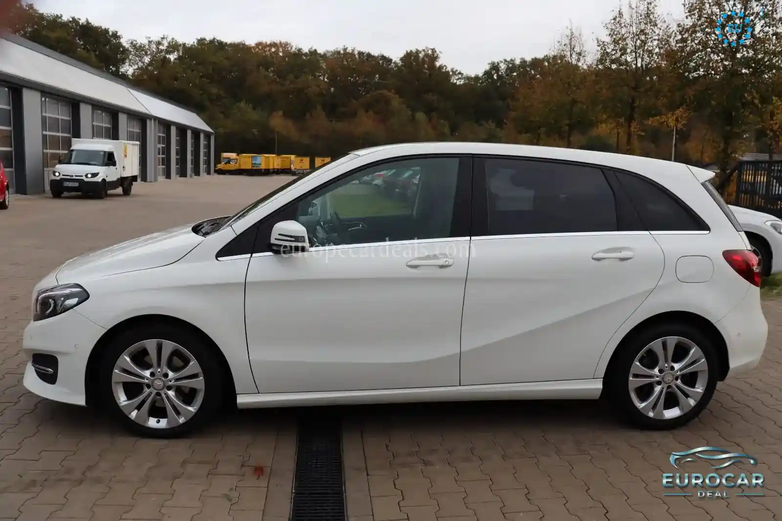 Mercedes-Benz B 180