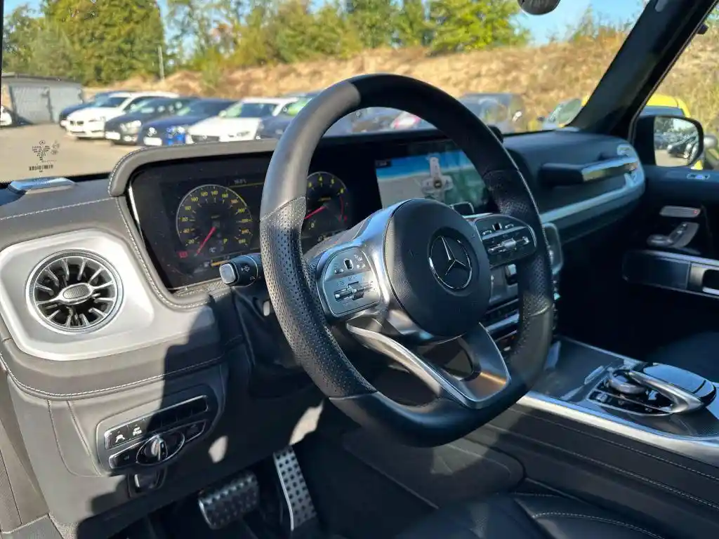 Mercedes-Benz G 500