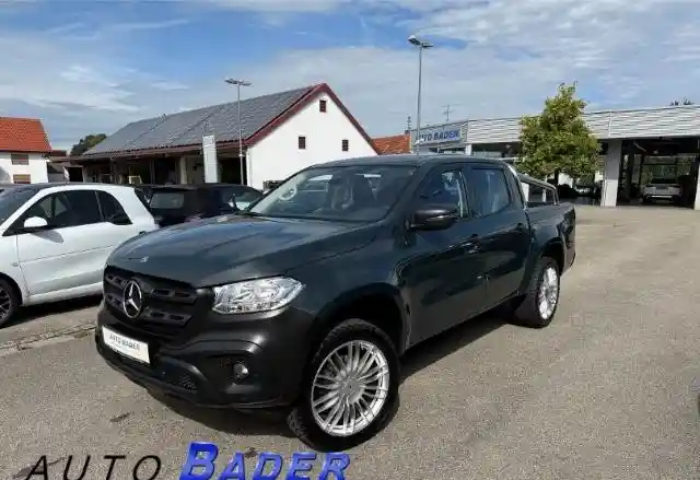 Mercedes-Benz X 220