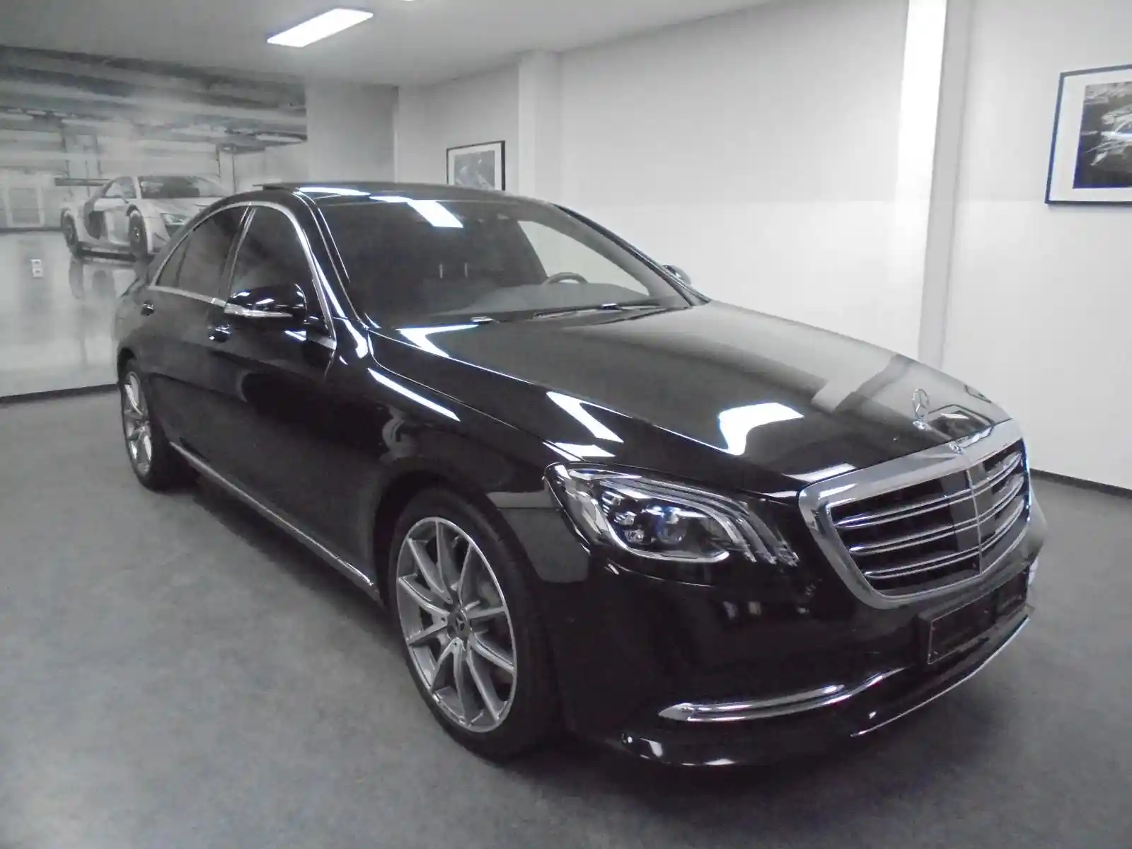 Mercedes-Benz S 560