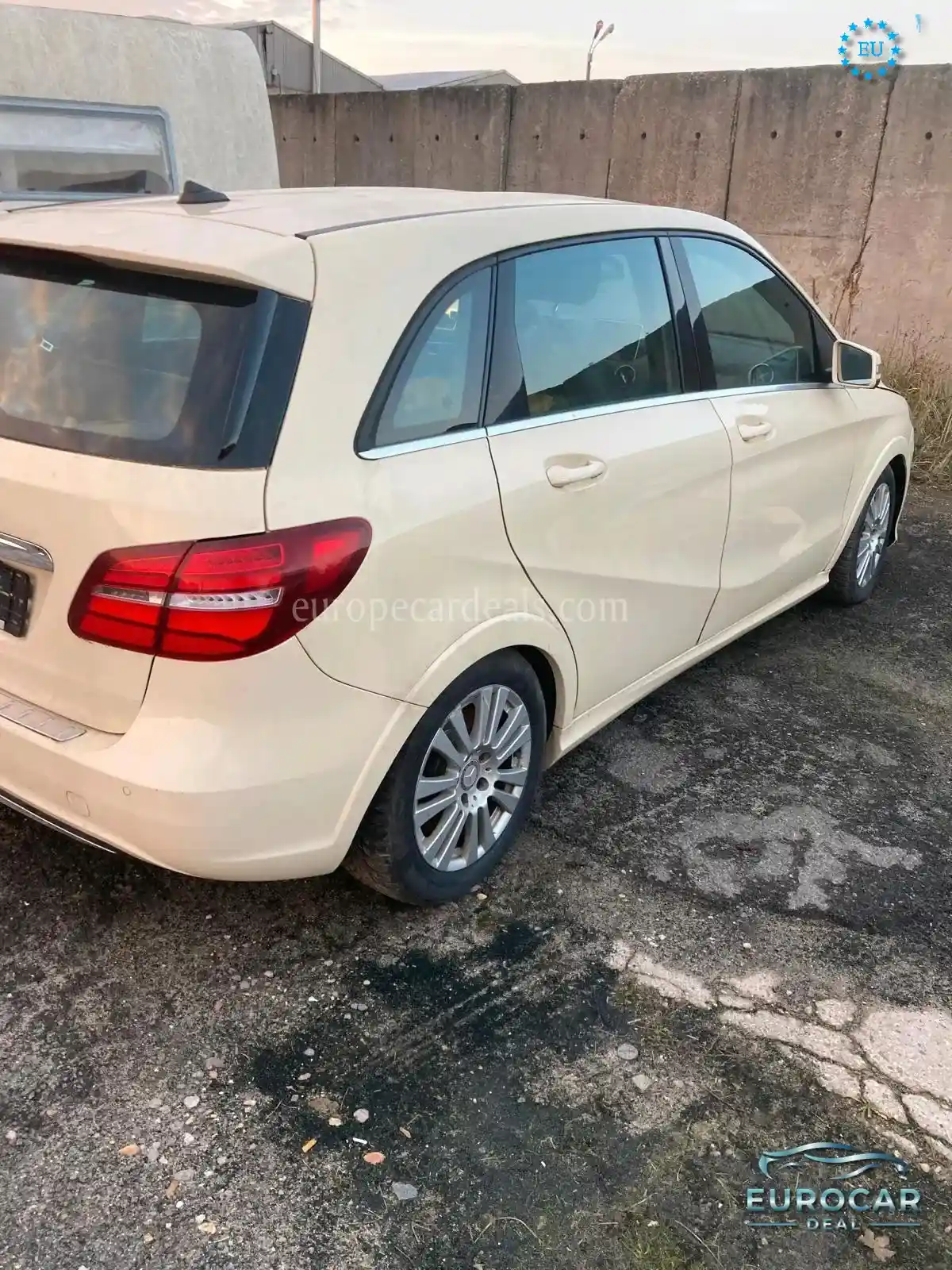 Mercedes-Benz B 200