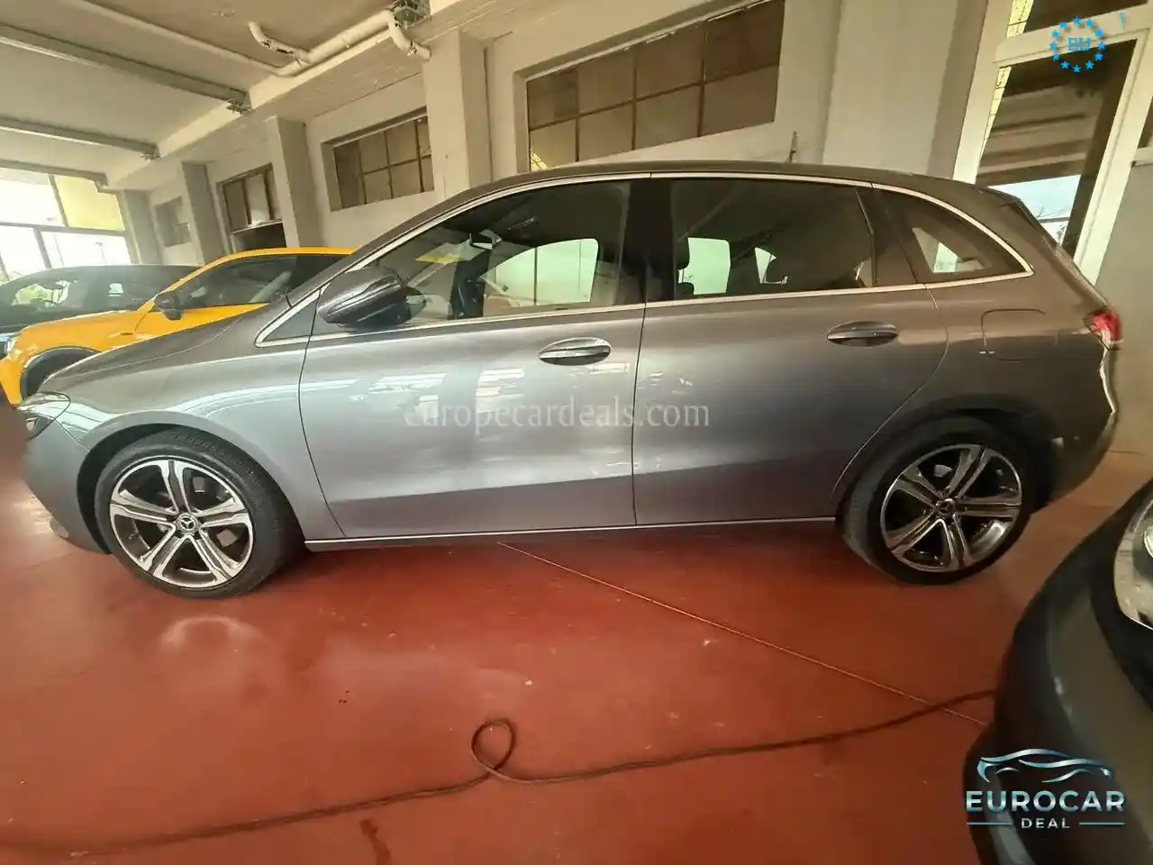 Mercedes-Benz B 180